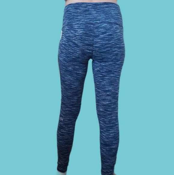 ALO Yoga High Wasted Air Brush LEGGINGS . - Picture 9 of 16